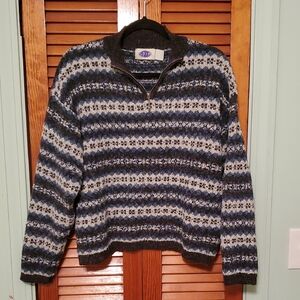 Cozy Zip-Up Sweater in Black and Gray